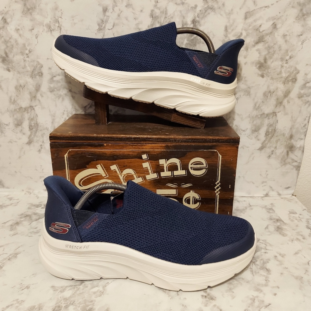 🆕️brand new with tags 2024 skechers swift fit hands free slip ins